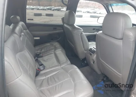 2002 Chevrolet Suburban 1500 Lt z USA, uszkodzony, nr VIN 3GNFK16Z32G232727